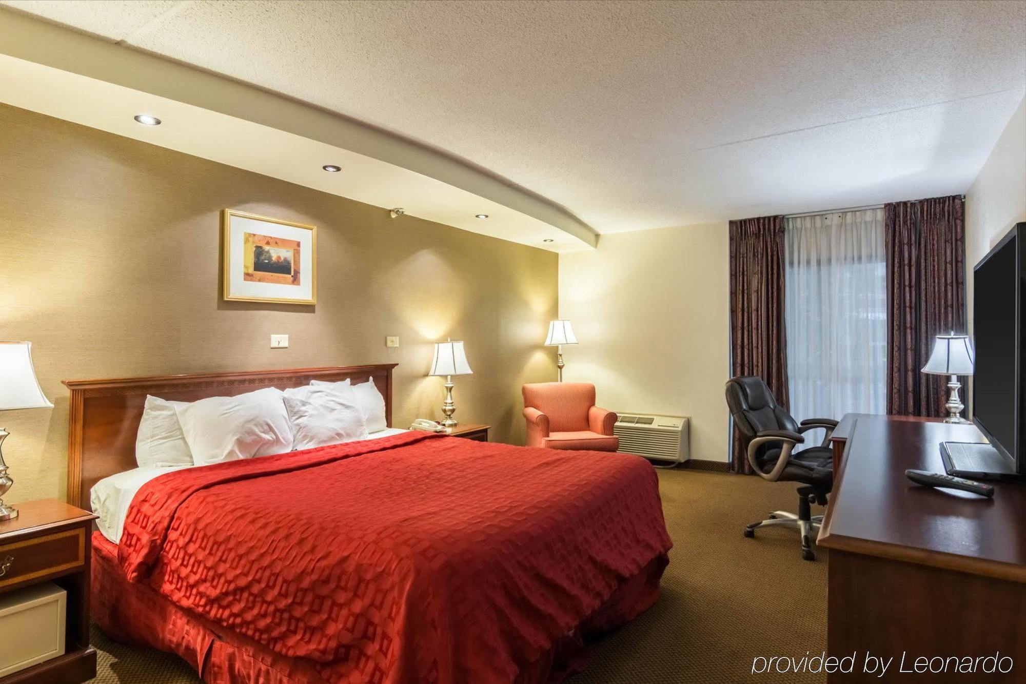 Plaza Inn & Suites Хагерстаун Экстерьер фото